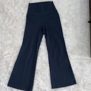 Lululemon Groove Crop *23” blue tied size 2